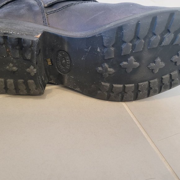 Steve Madden Brewzzer boots, size 9M - Picture 2 of 3